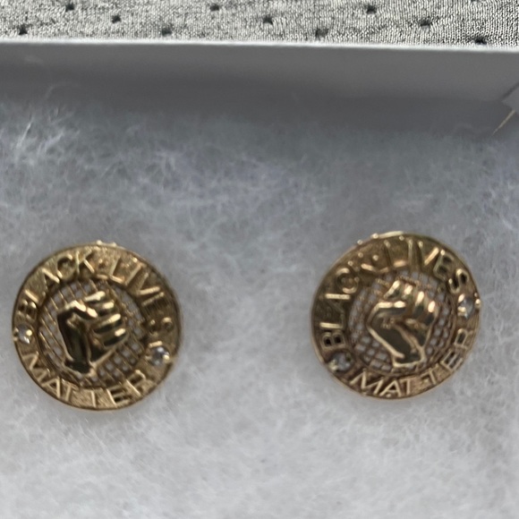 10K BLACK LIVES MATTER. USTOME EARRINGS - Picture 2 of 2
